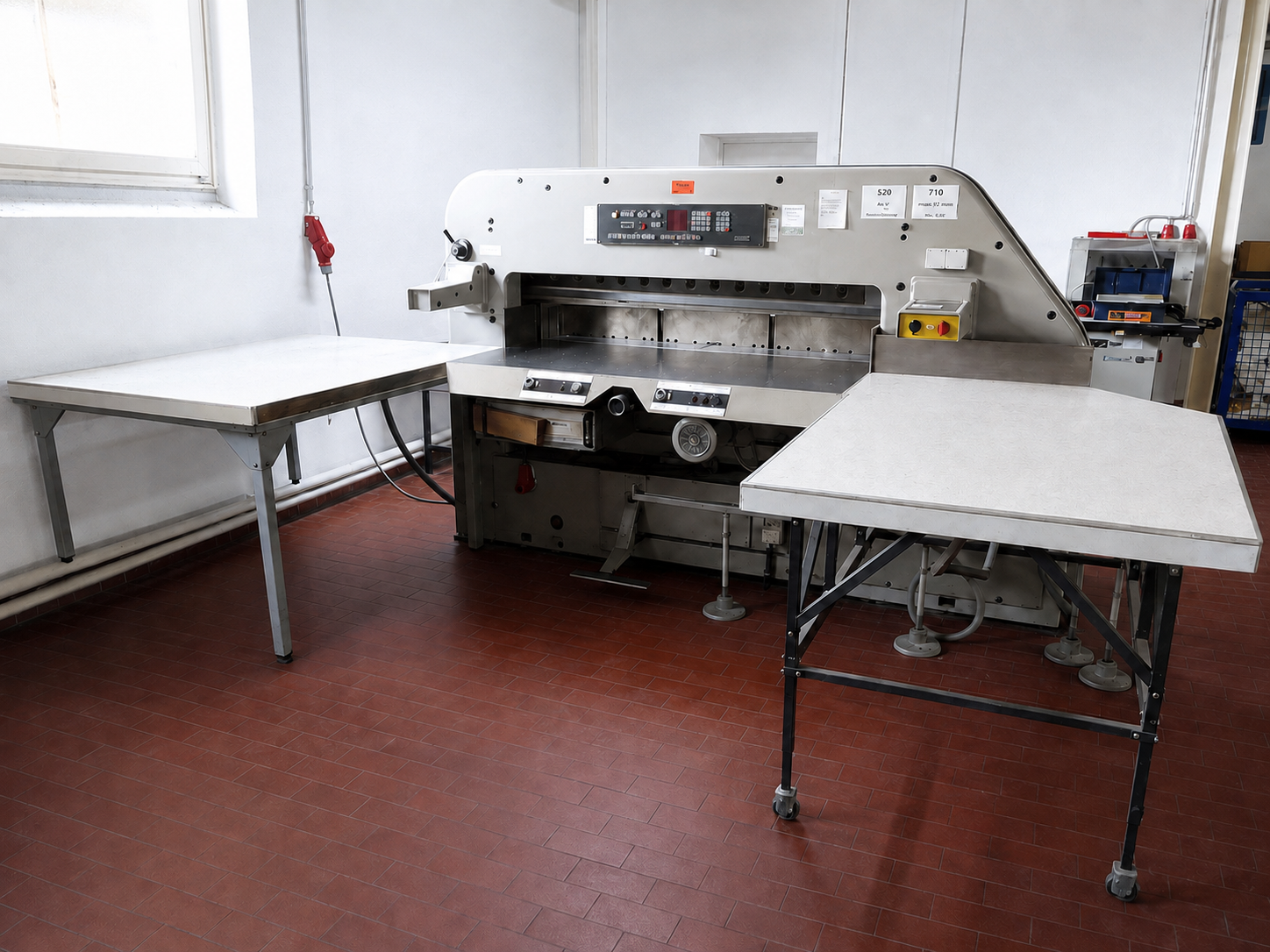 Schneider Senator 115 MC
