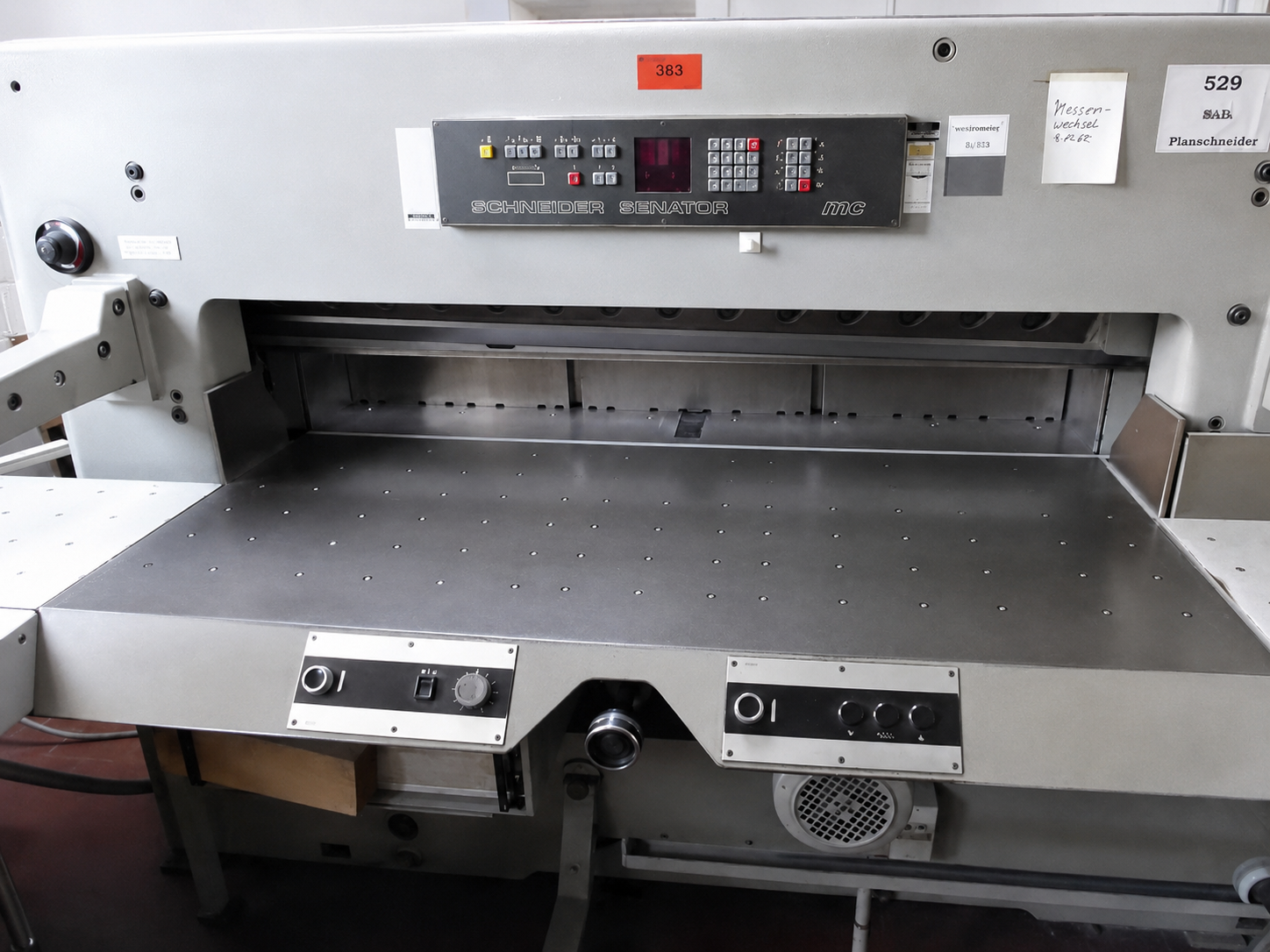 Schneider Senator 115 MC