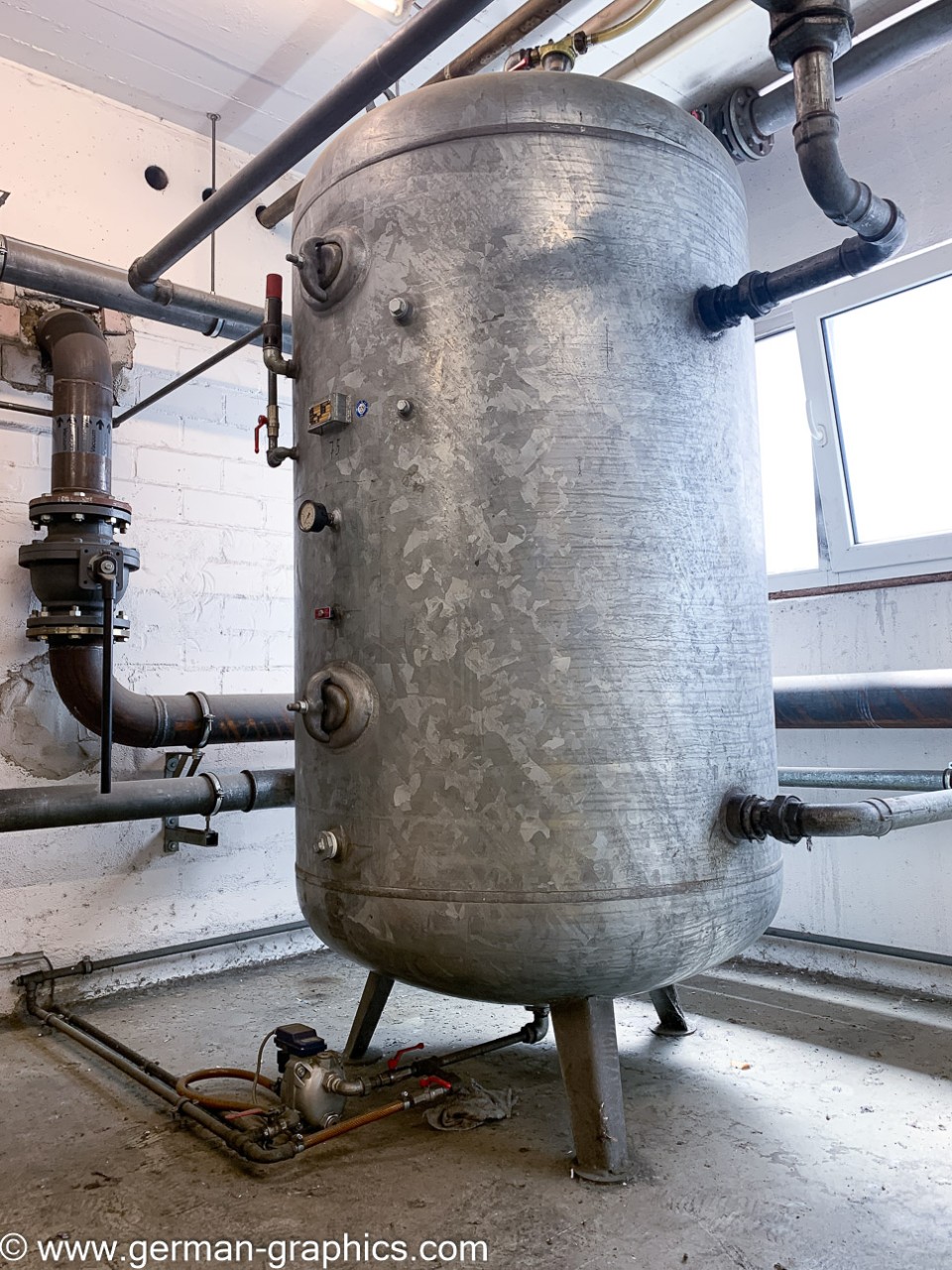 Compressed air-tanks used for sale